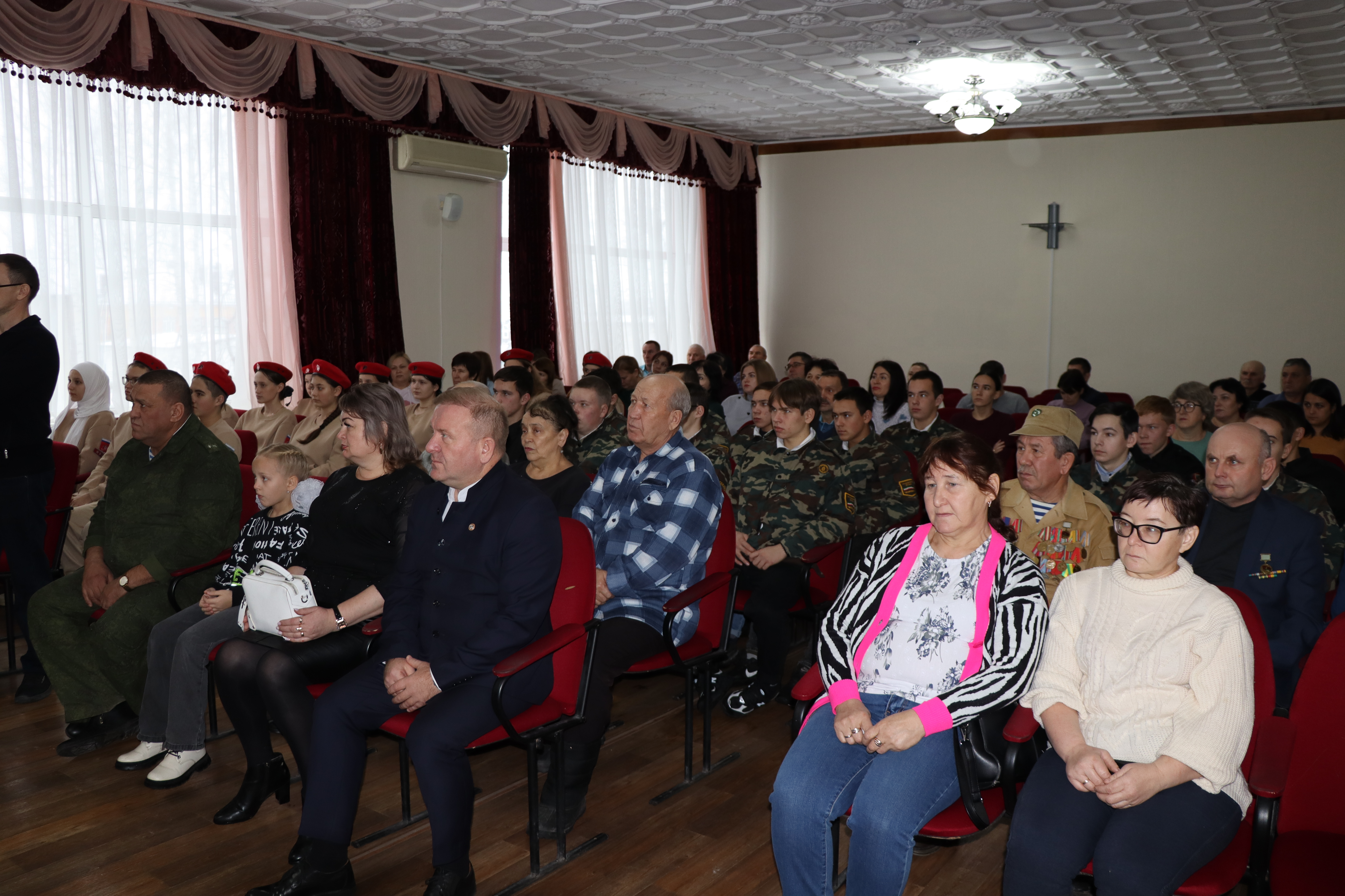 передача ордена Мужества Фото Гулия Фаизова