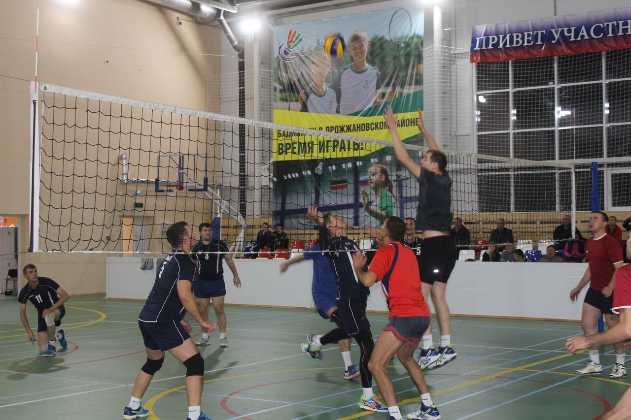 В Дрожжаном 12 волейбольных команд боролись за звание чемпиона