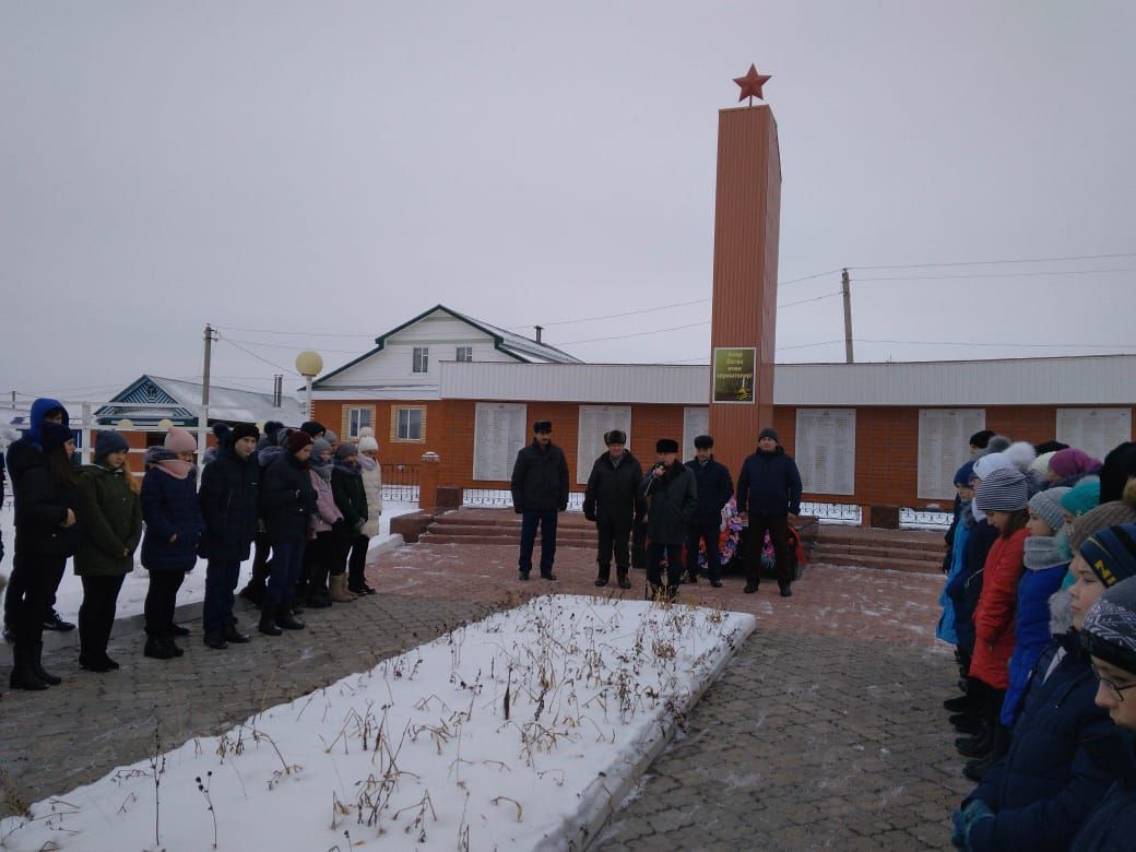 В школах Дрожжановского района отметили День Неизвестного солдата