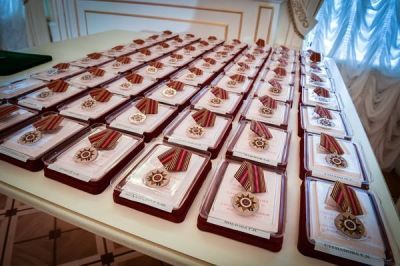 Президент РТ Рустам Минниханов вручил ветеранам юбилейные медали к 70-летию Победы в Великой Отечественной войне