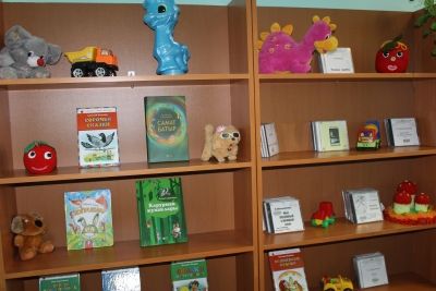 В Дрожжановской районной библиотеке работает кабинет "Яблочная полка"