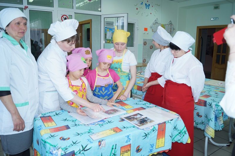 Студенты дрожжановского техникума посетили  приют  «Теплый дом»