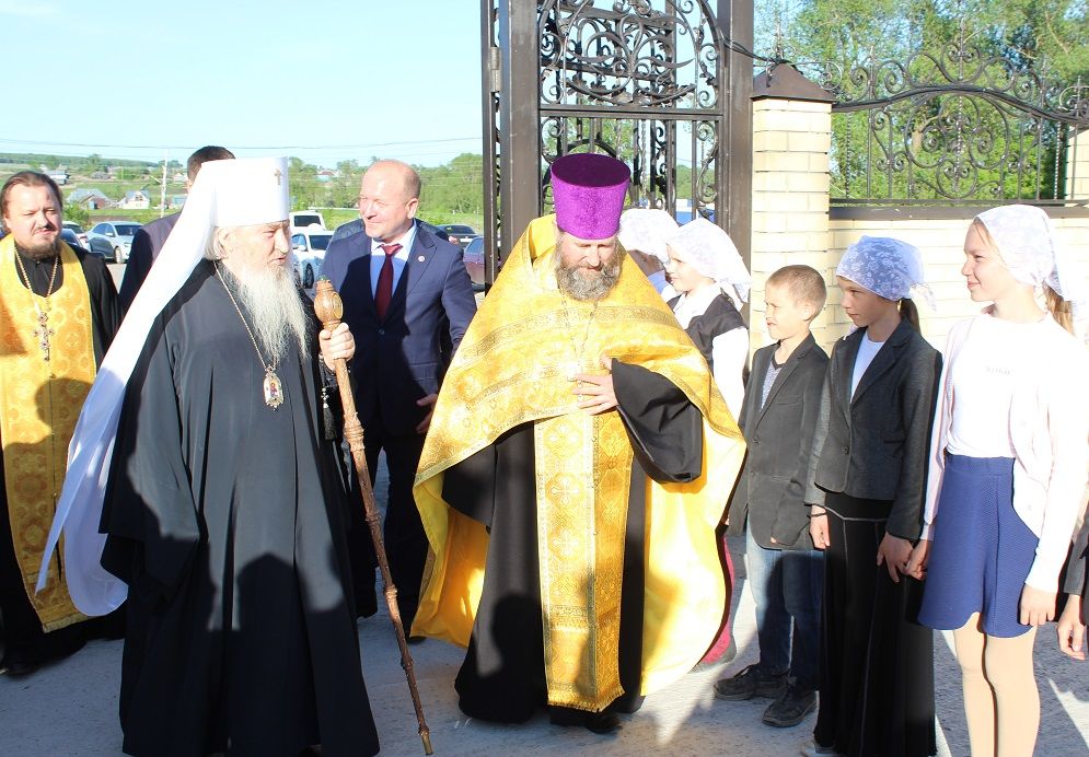 В день своего рождения митрополит  Феофан совершил Литургию в Дрожжановском районе
