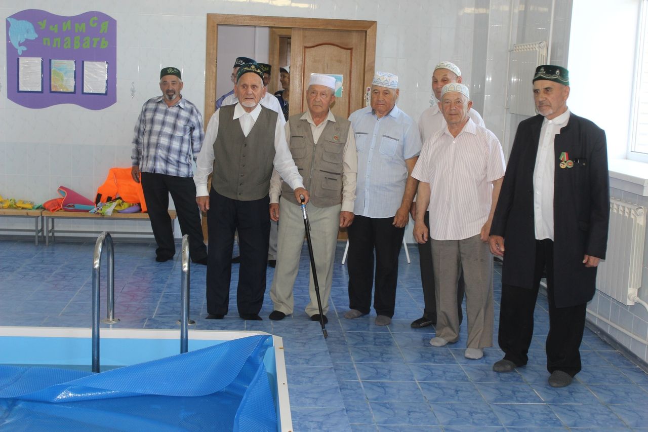 Активисты Стародрожжановской мечети посетили  приют "Тёплый дом" c подарками