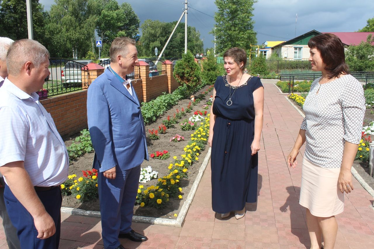 Ринат Гайзатуллин посетил приют  “Теплый дом” в Дрожжановском районе