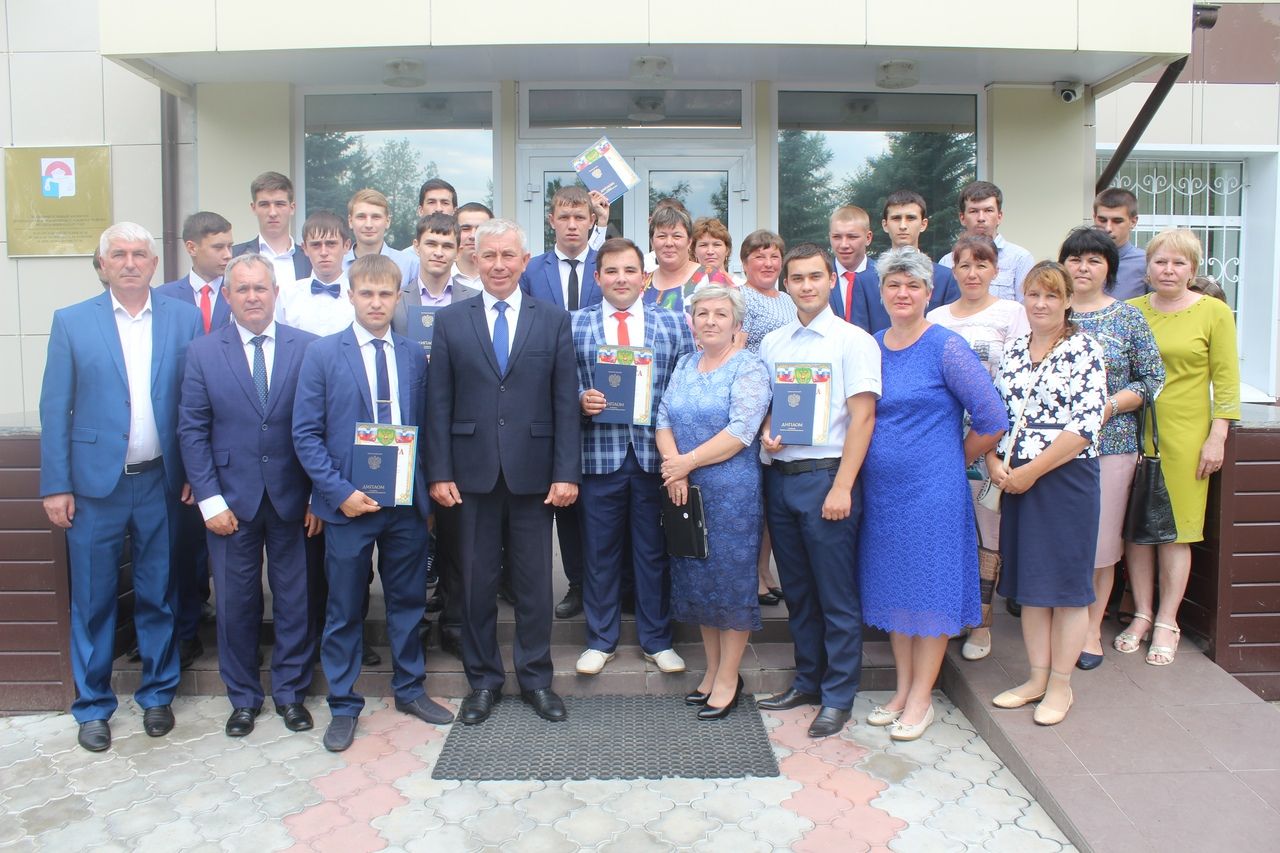 В Дрожжановском техникуме 40 выпускников получили дипломы