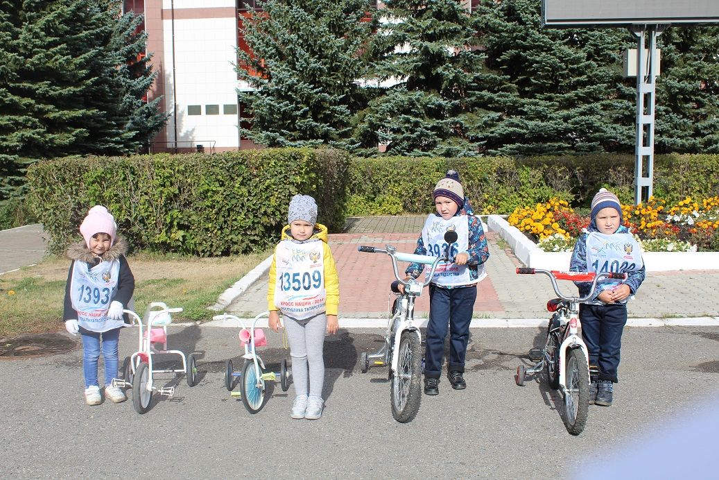 В Дрожжаном состоялся детский чемпионат по велогонкам "Чемпионика - 2018"