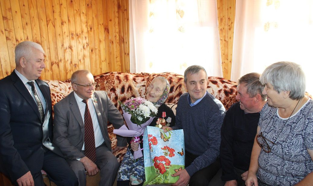 Шакир Ягудин провел прием граждан, посетил приют, поздравил ветерана в Дрожжановском районе