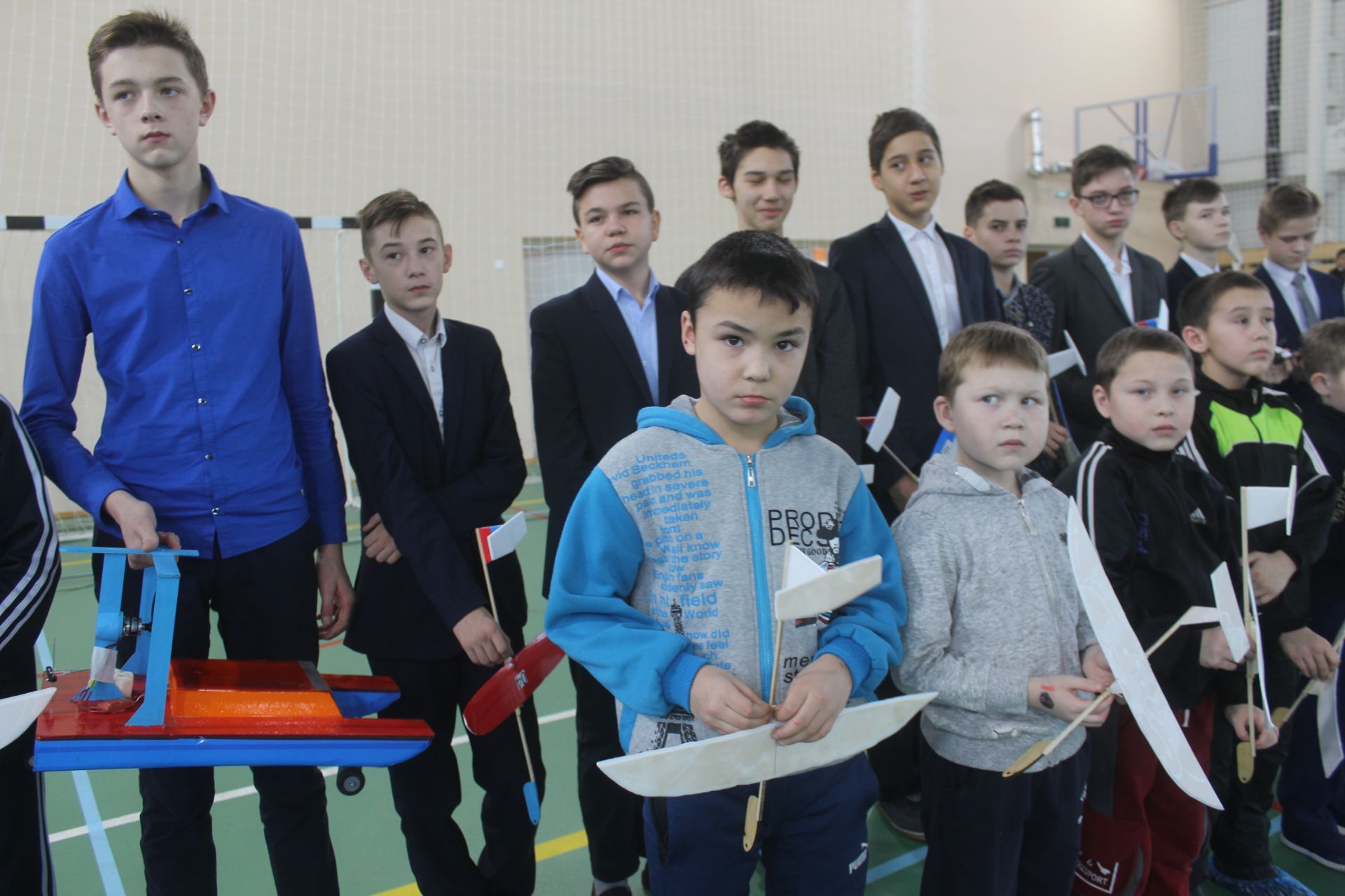 В Дрожжаном прошли соревнования по запуску метательных авиамоделей