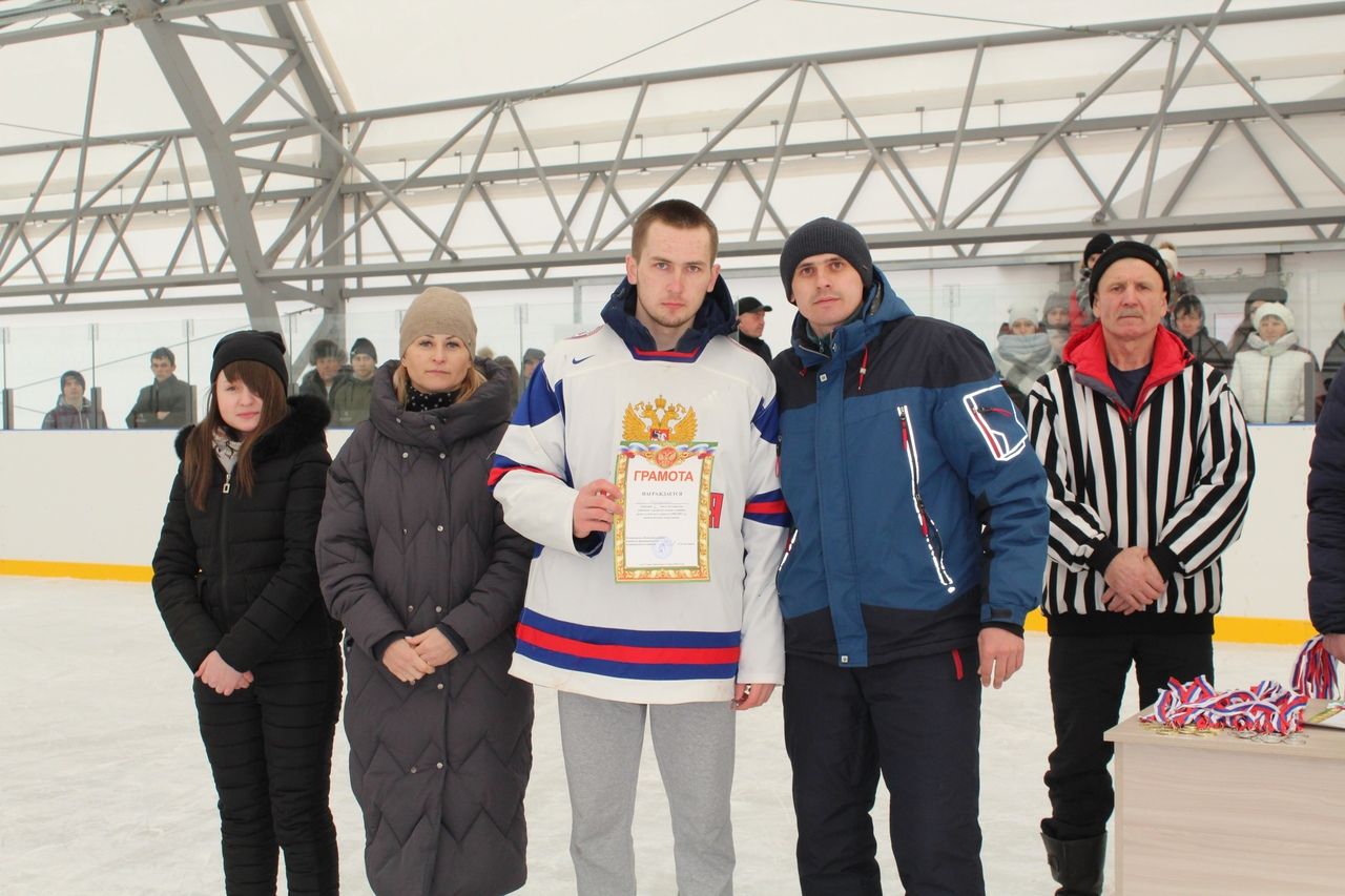 В Дрожжаном  прошел турнир по хоккею с шайбой памяти Богдана Ахметханова