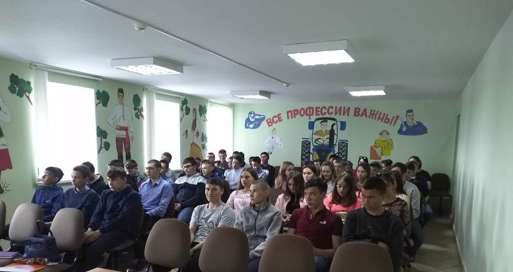 Со студентами Дрожжановского техникума провели беседу на тему  "ВИЧ. СПИД"