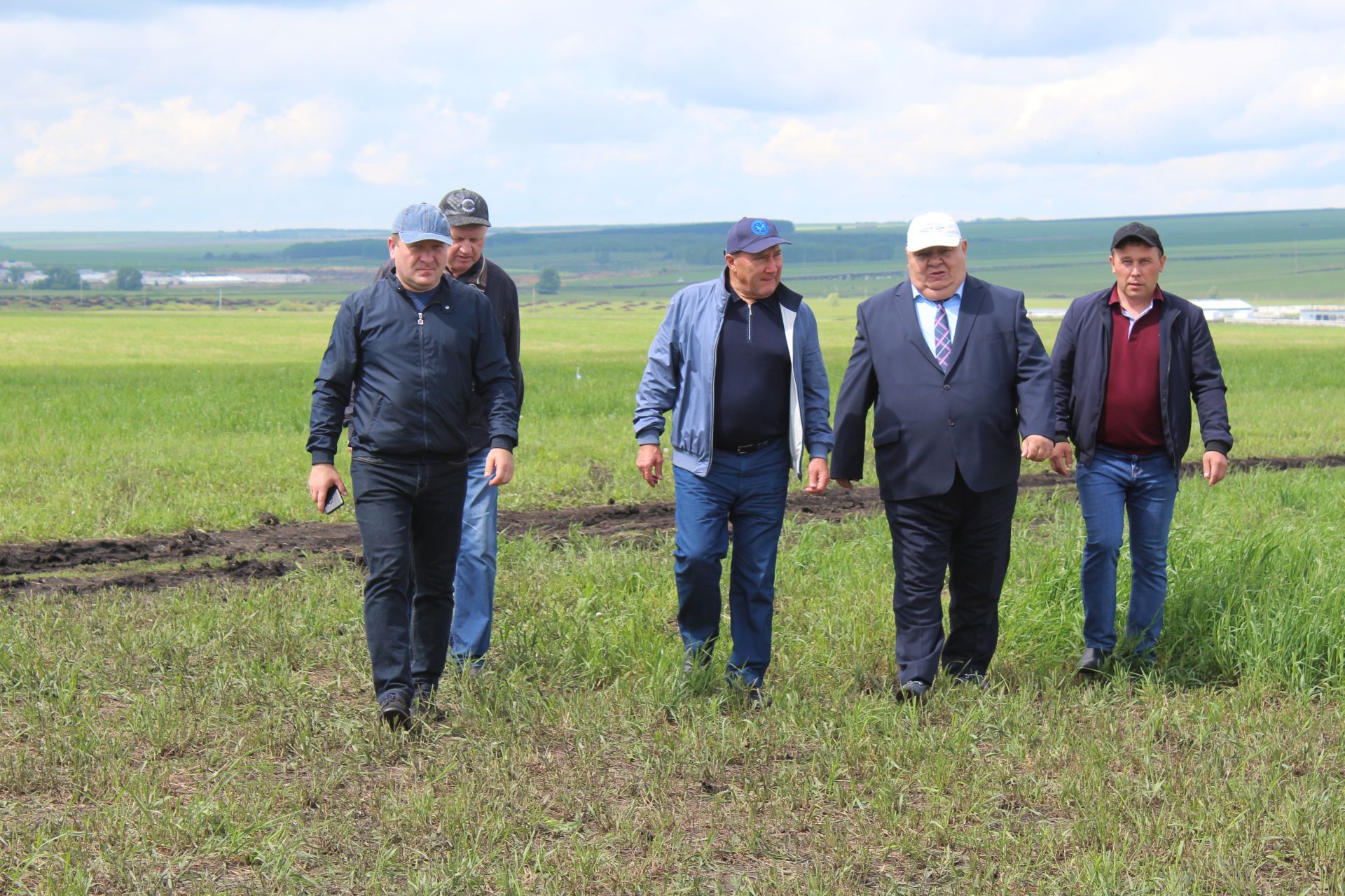 Министр сельского хозяйства и продовольствия РТ Марат Ахметов  посетил  Дрожжановский район