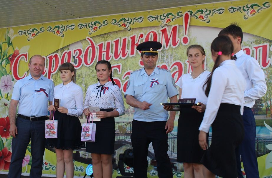 В преддверии Дня России юным  дрожжановцам  вручили  паспорта