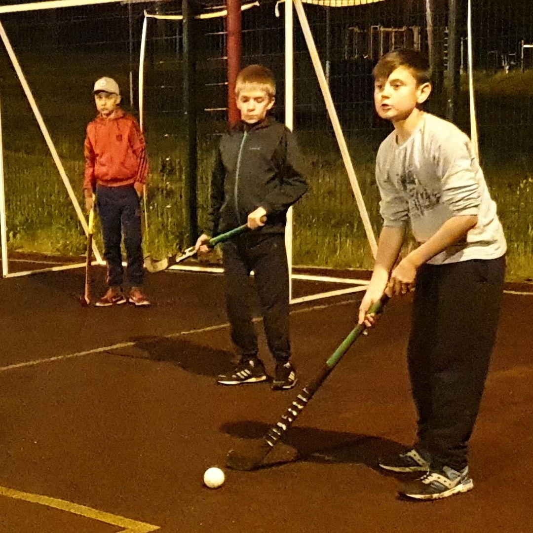 В лагере  “Чайка” Дрожжановского района ребята сыграли в бадминтон и хоккей  на траве