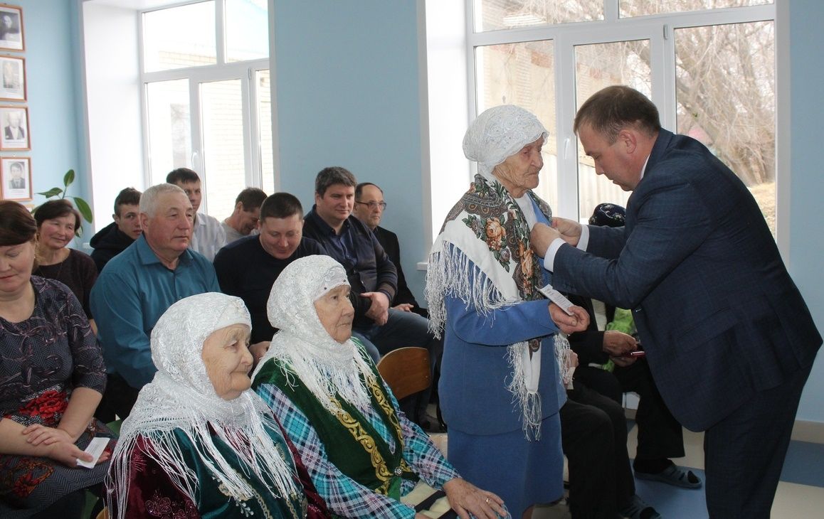 В Дрожжановском районе продолжается вручение юбилейных медалей 75 летия Победы