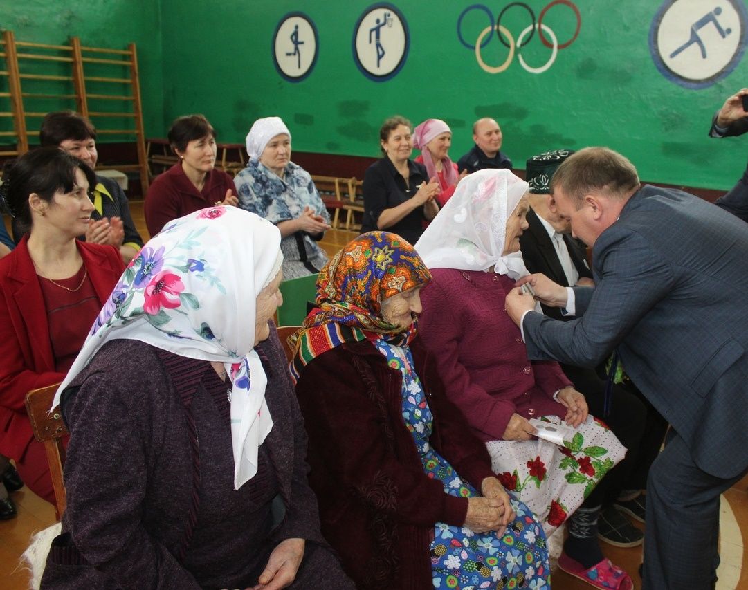 В Дрожжановском районе продолжается вручение юбилейных медалей 75 летия Победы