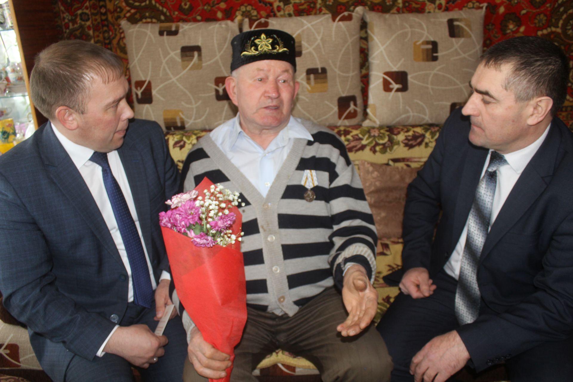 Юбилейные медали вручили труженикам тыла Старошаймурзинского СП
