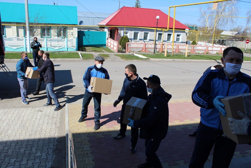 В Дрожжановский район прибыл автопоезд благотворительной акции "Помощь рядом! Ярдәм янәшә!"