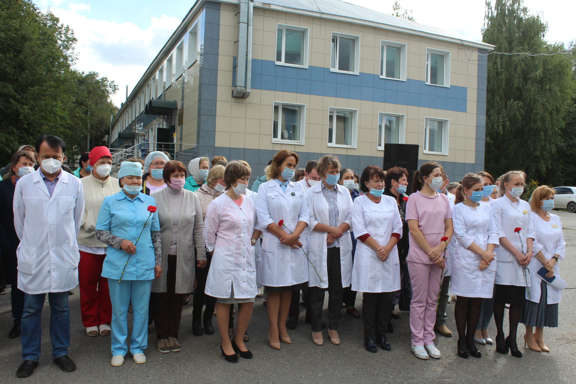 В центральной больнице Дрожжановского района увековечили память Ивана Матвеева