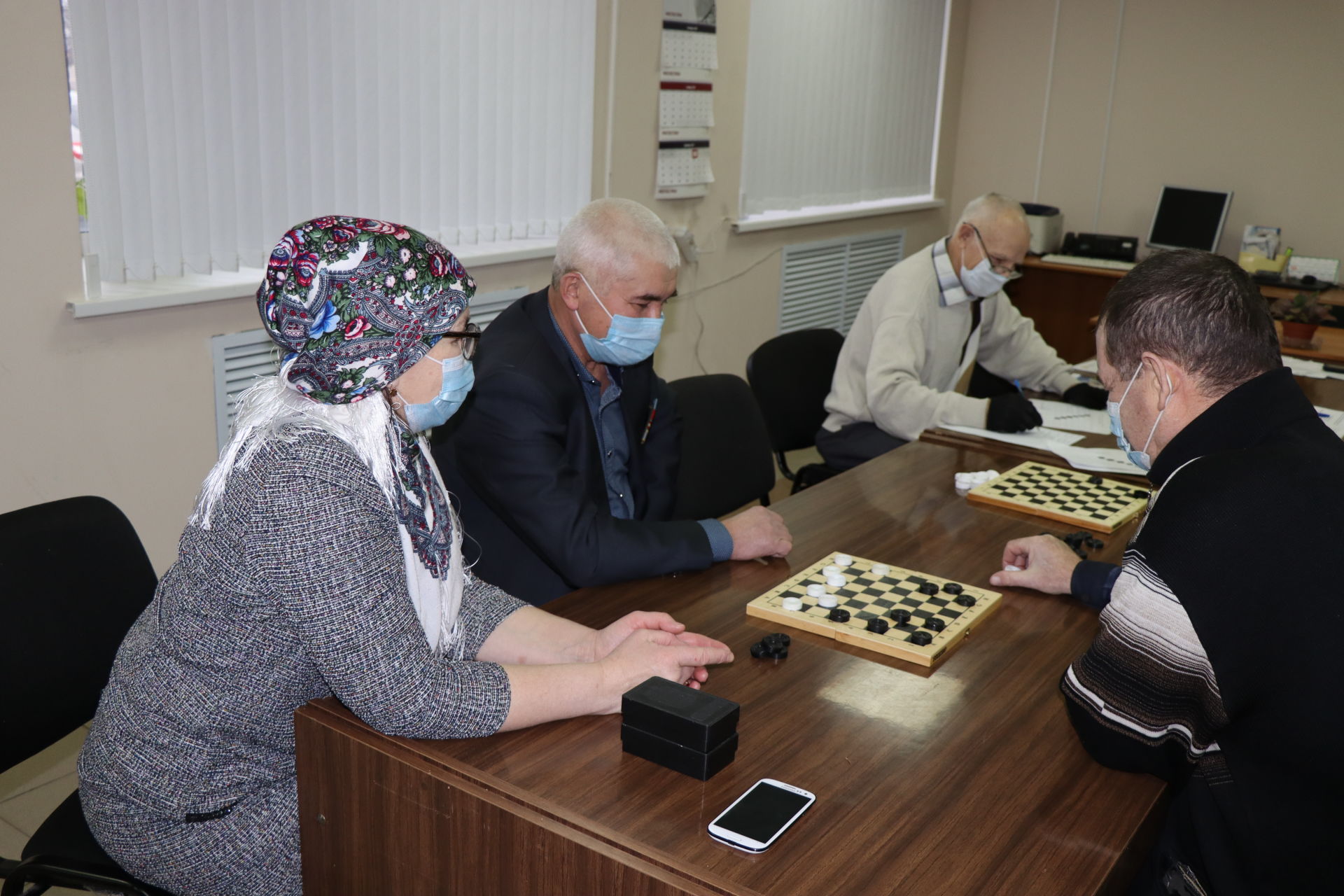 В Дрожжаном воины-афганцы состязались в шашечном турнире