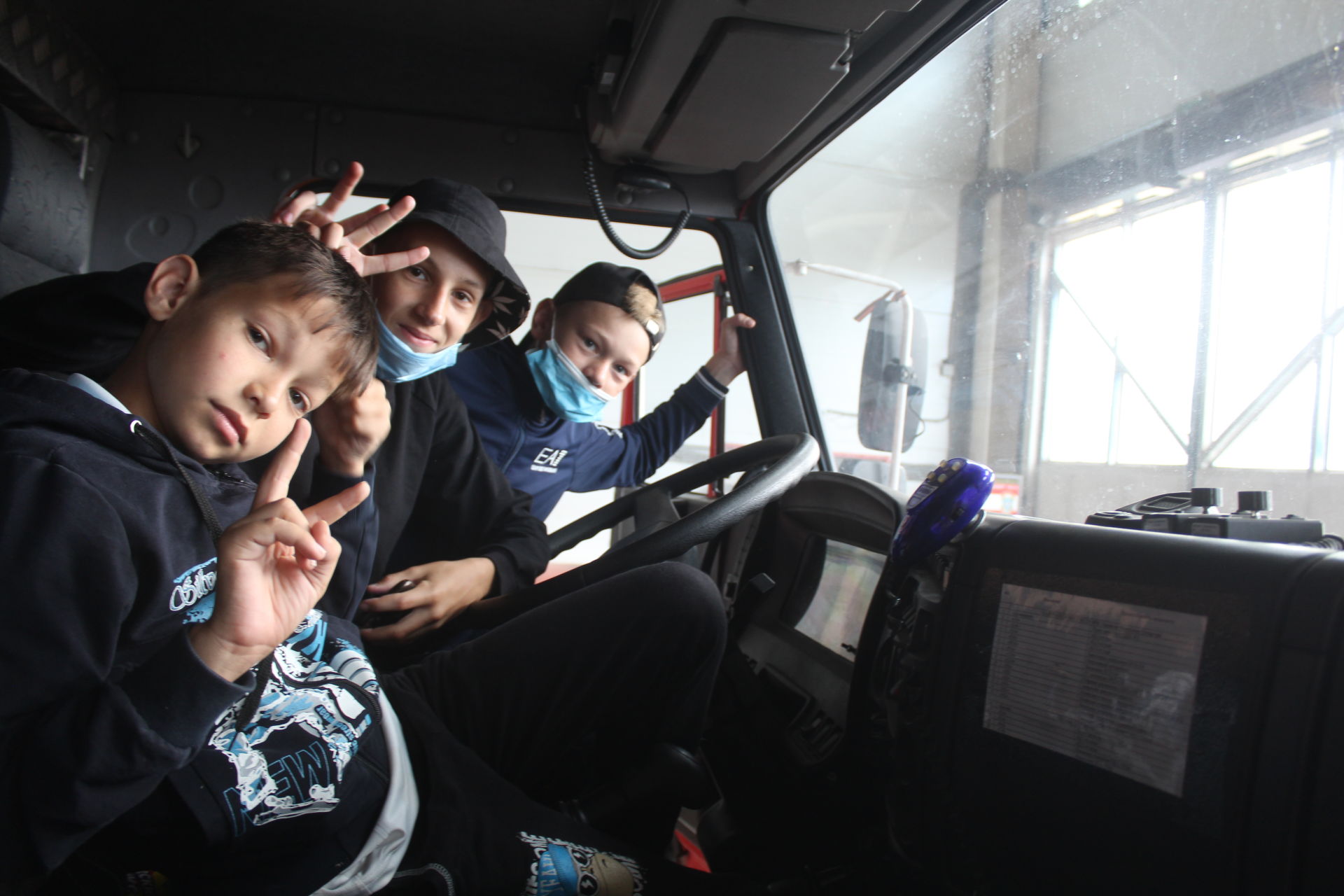 В Дрожжаном для отдыхающих детей в лагере «Чайка»  сотрудники ПСЧ-114 и Центра ГИМС&nbsp;провели инструктаж
