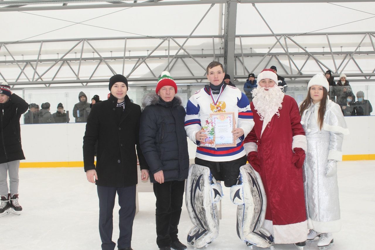 В Дрожжаном прошёл турнир по хоккею с шайбой «Золотая шайба»