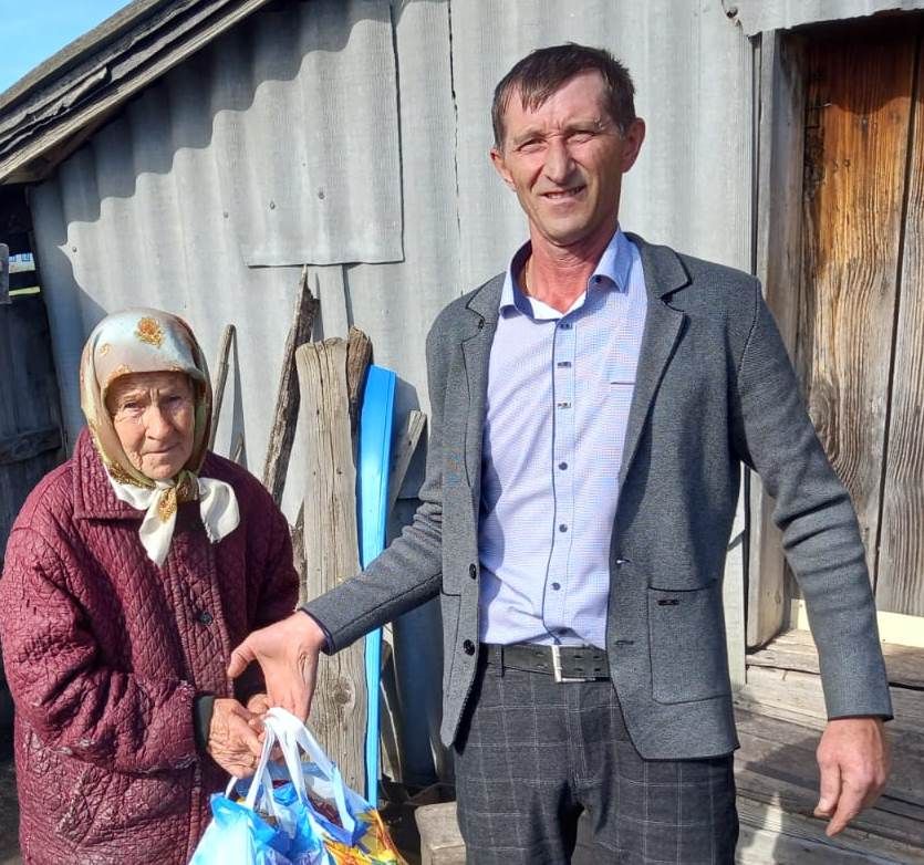 В Дрожжановском районе проходят поздравления пожилых жителей