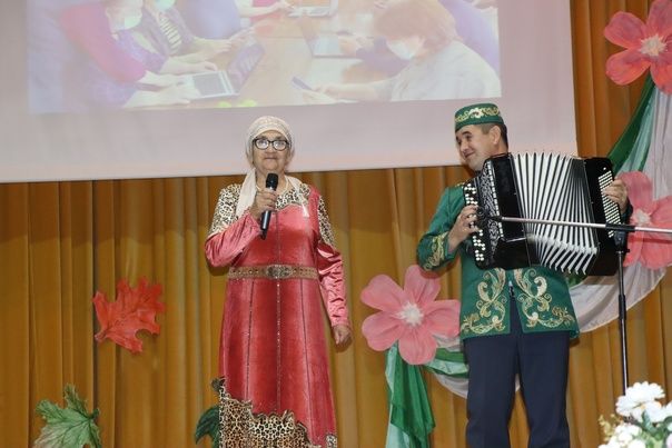 В районном доме культуры был праздничный концерт по случаю Международного Дня пожилых людей