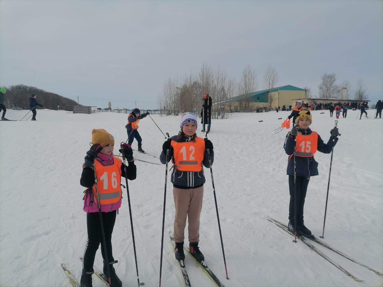 В Дрожжаном состоялись лыжные гонки в рамках партийного проекта «Спортивные традиции»