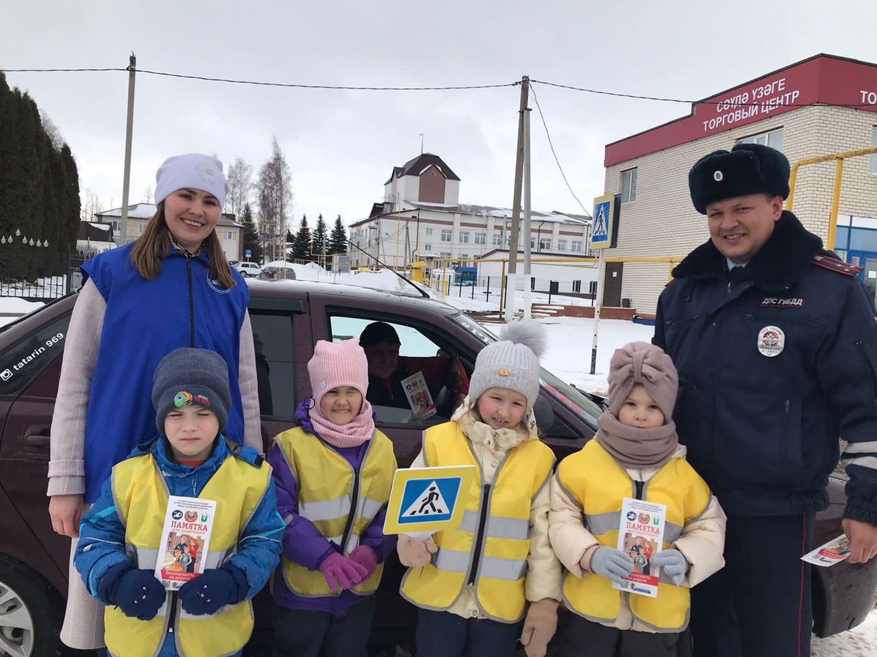 В Дрожжаном проходит акция «Шагающий автобус»