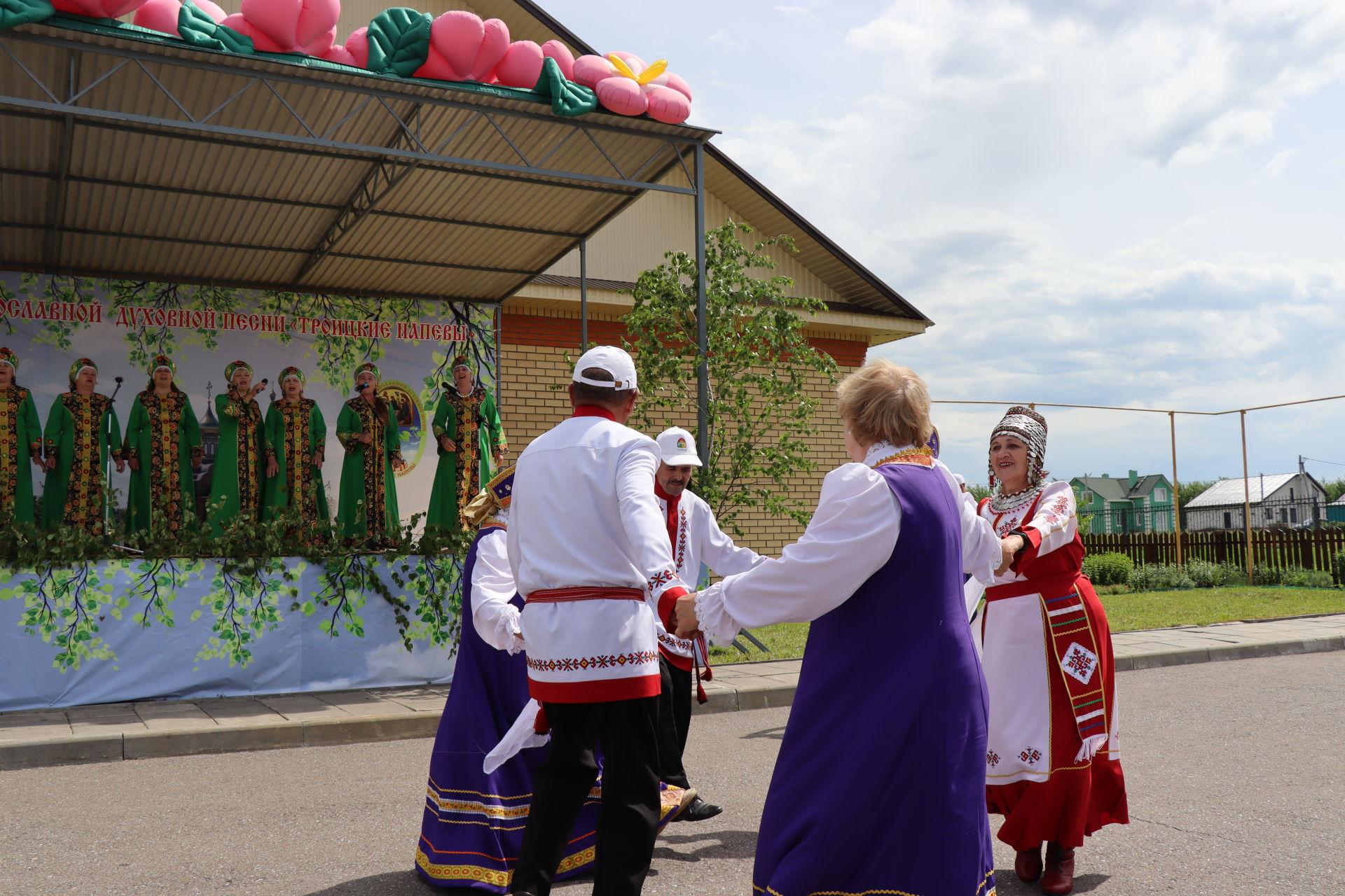 Фестиваль «Троицкие напевы» состоялся при храме преподобного Сергия Радонежского в селе Старое Дрожжаное