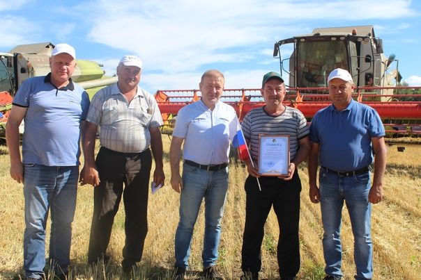 В Дрожжановском районе наградили передовых комбайнеров, занятых на уборке урожая
