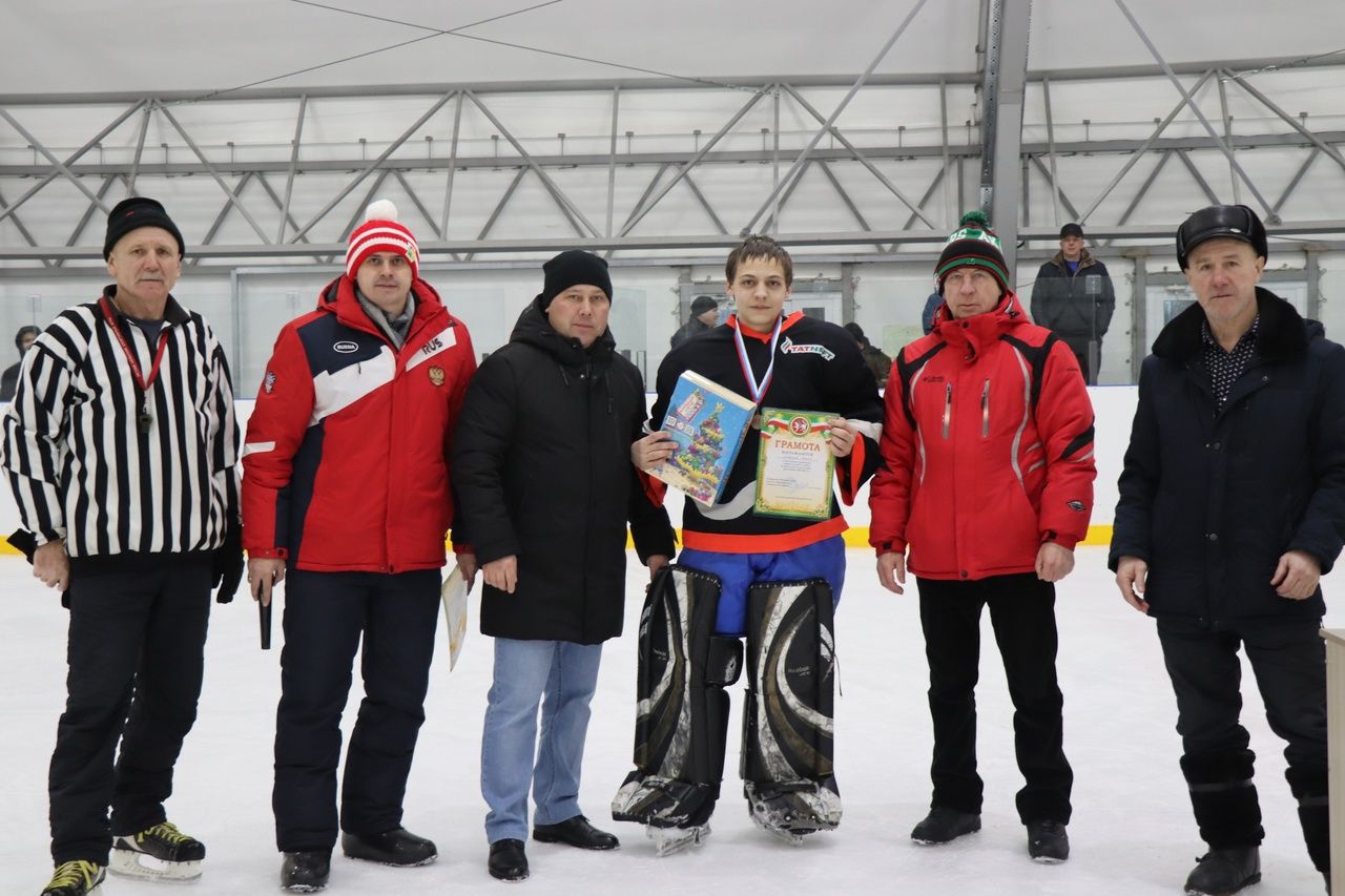В Дрожжаном прошёл межрайонный турнир по хоккею с шайбой «Золотая шайба»