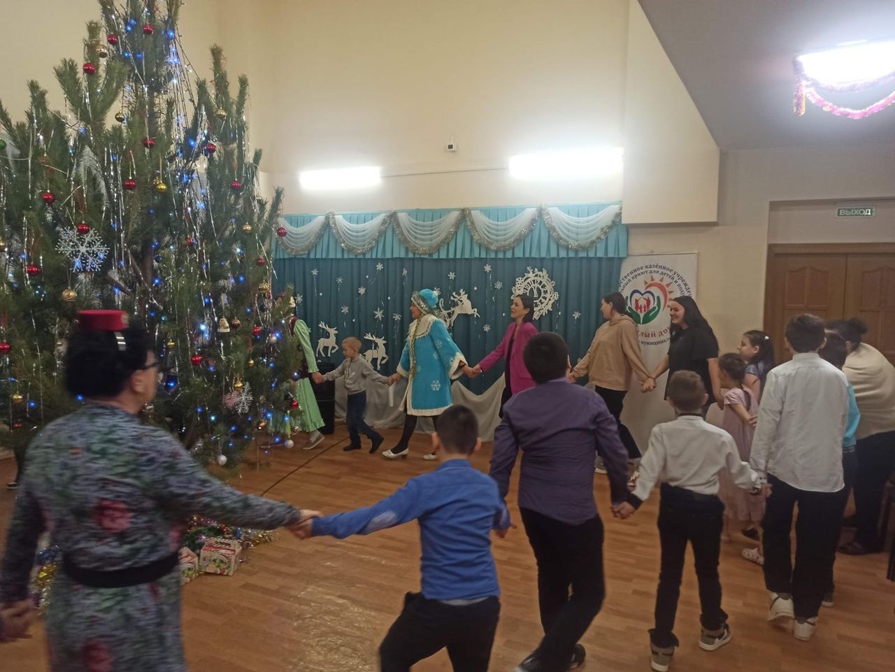 Активисты Дрожжановского отделения союза Пенсионеров России устроили праздник для воспитанников приюта
