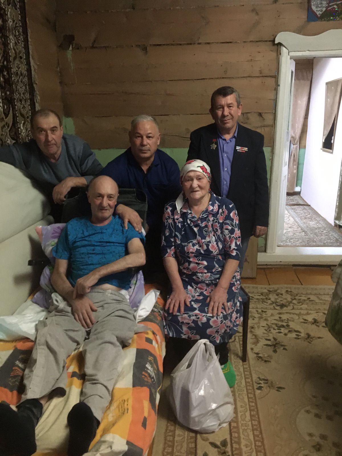 Ветераны боевых действий в Дрожжановском районе РТ поздравили своего товарища с наступающим новым годом