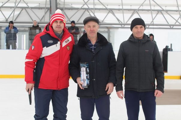 В Дрожжаном прошёл хоккей памяти Ильмира Хайбуллова - чемпиона Татарстана среди юниоров