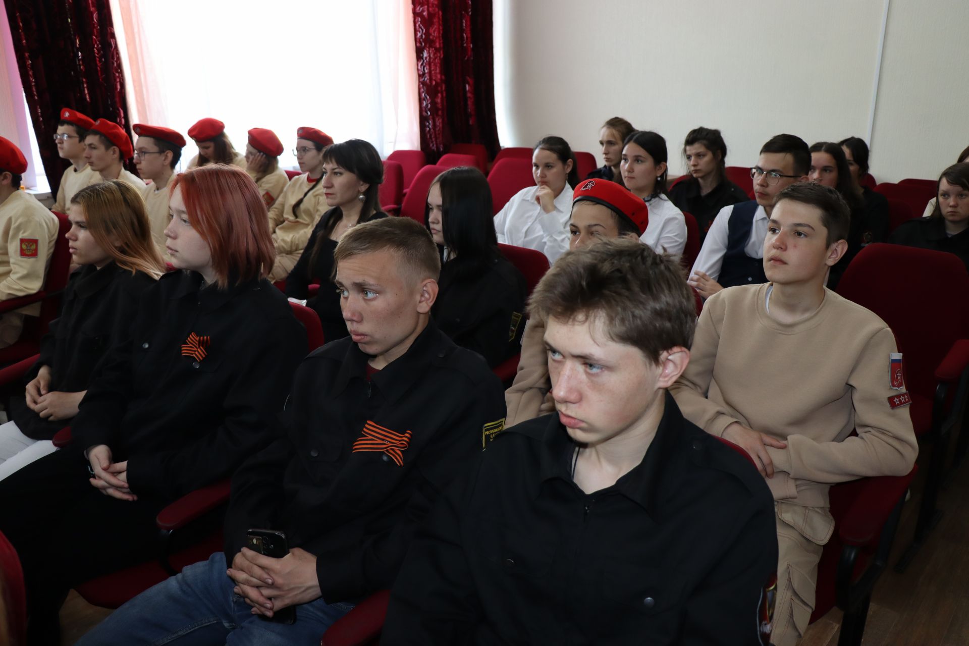 В Дрожжановском районе родителям погибшего солдата вручили орден Мужества