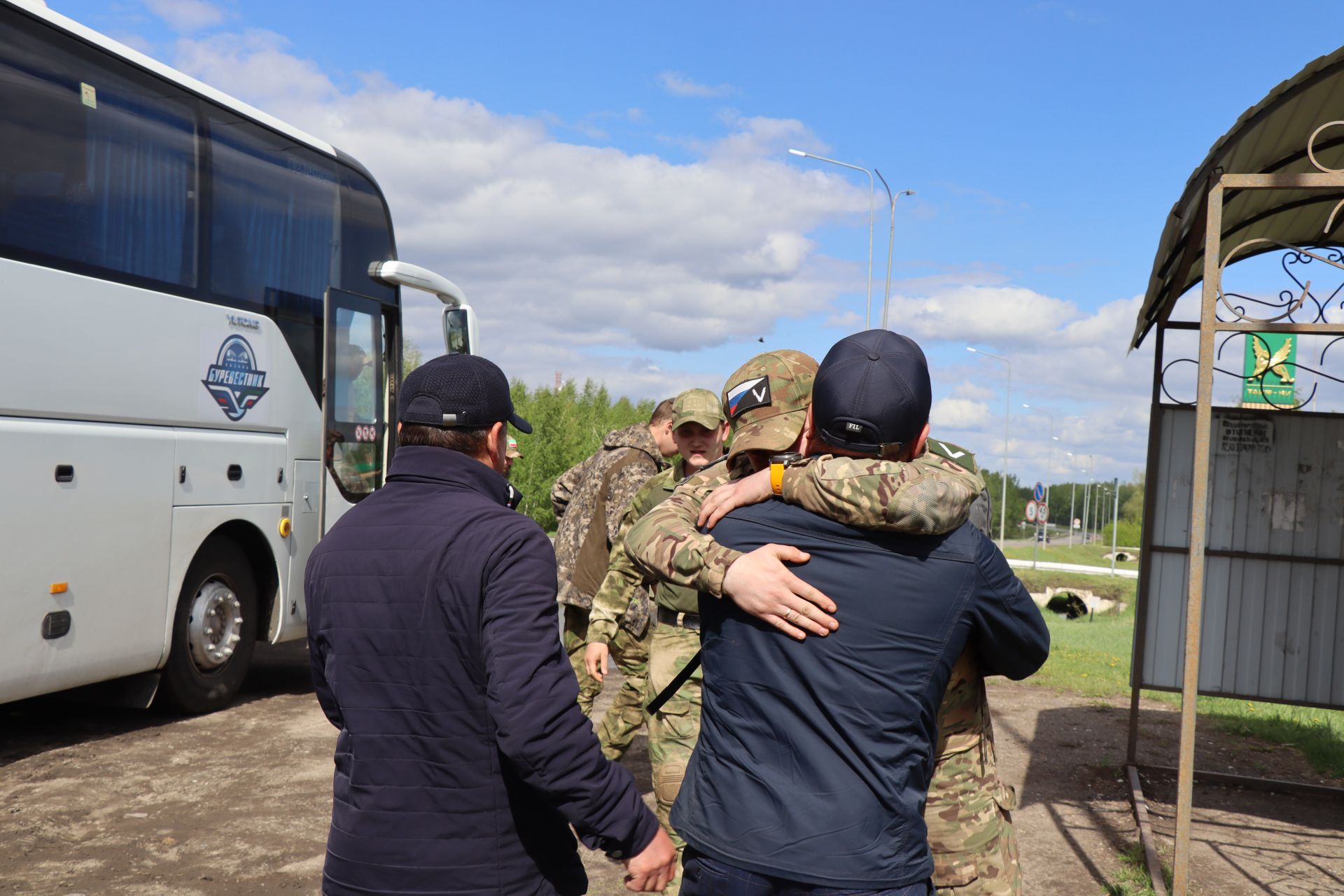 Долгожданная встреча: еще двое мобилизованных дрожжановцев вернулись в отпуск