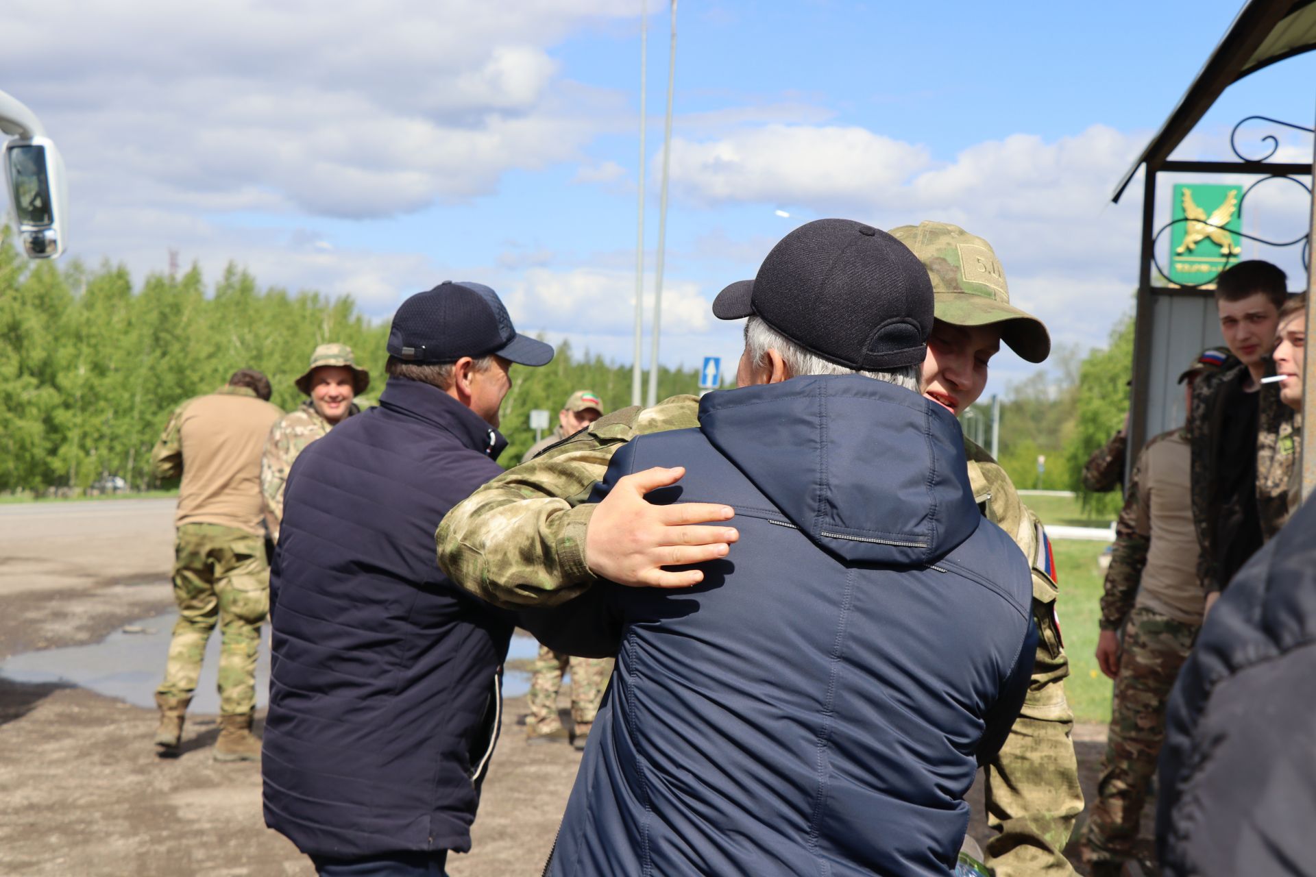 Долгожданная встреча: еще двое мобилизованных дрожжановцев вернулись в отпуск