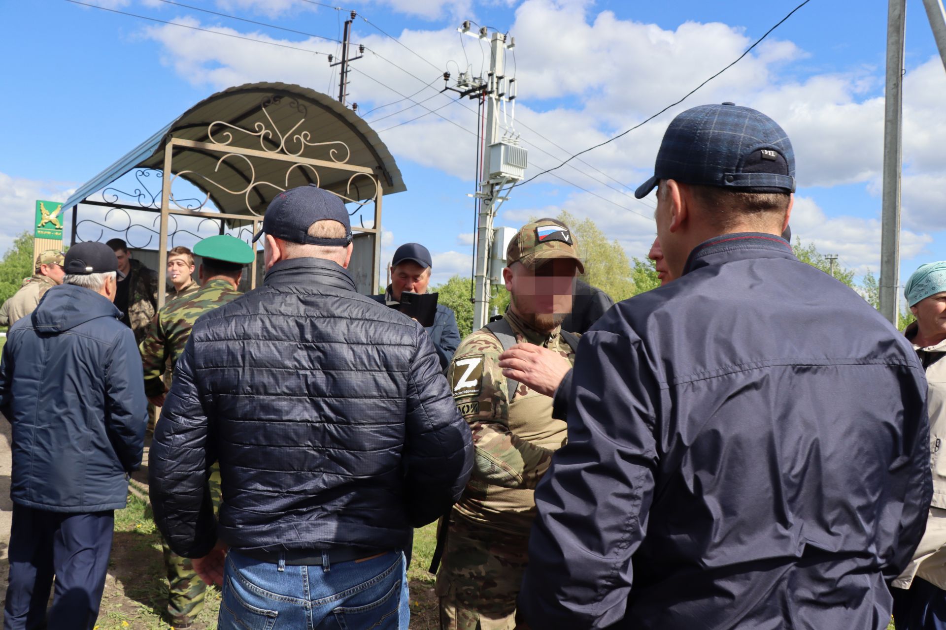 Долгожданная встреча: еще двое мобилизованных дрожжановцев вернулись в отпуск