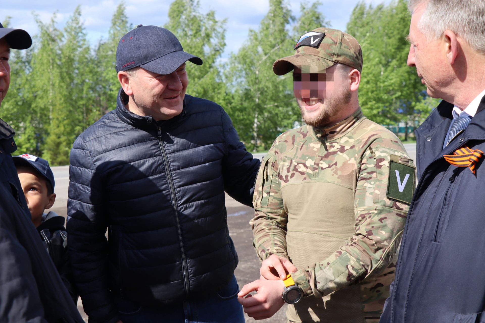 Долгожданная встреча: еще двое мобилизованных дрожжановцев вернулись в отпуск