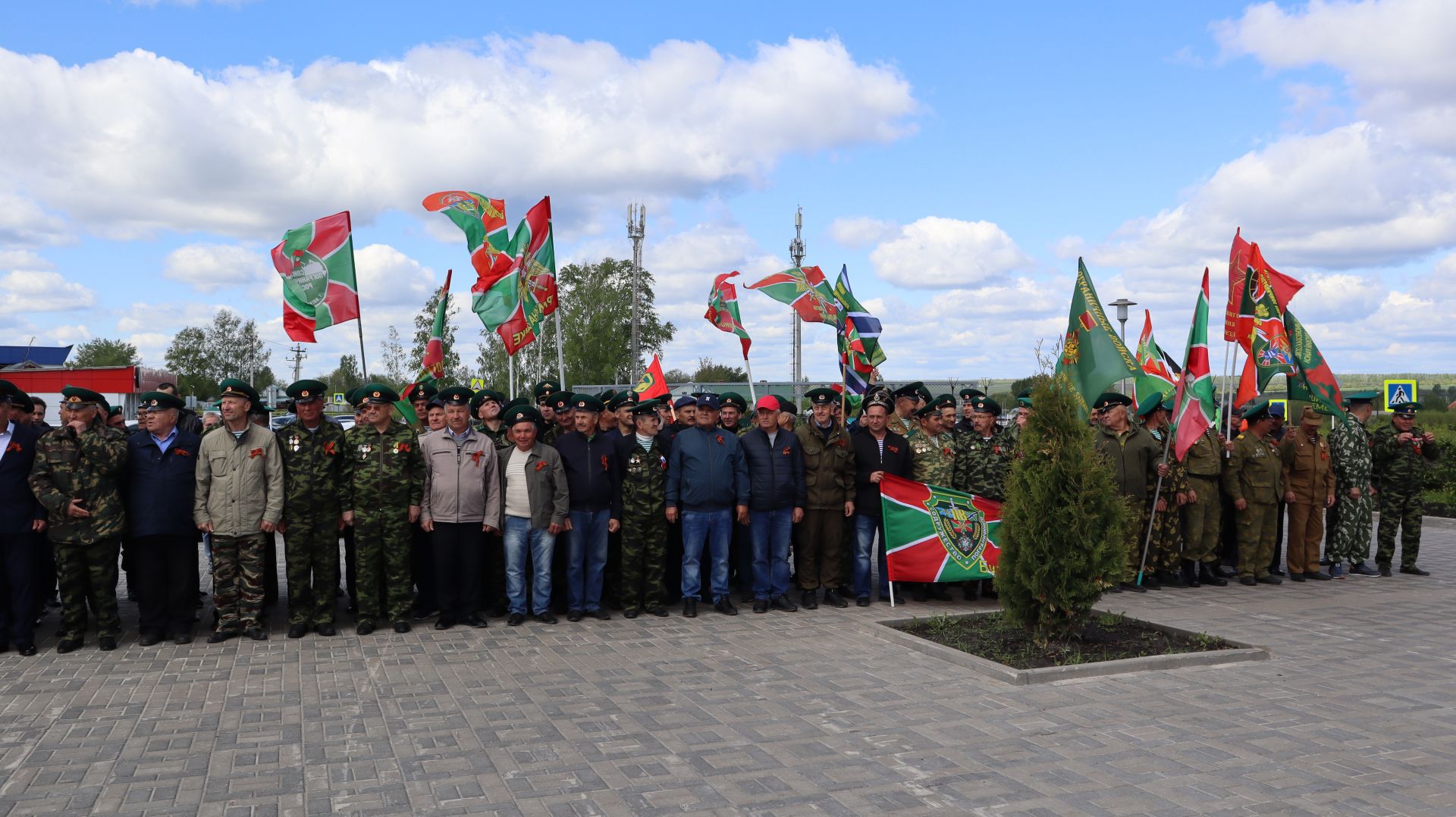 «Пограничникам всех поколений» посвящается: в Дрожжановском районе открыт памятник пограничникам