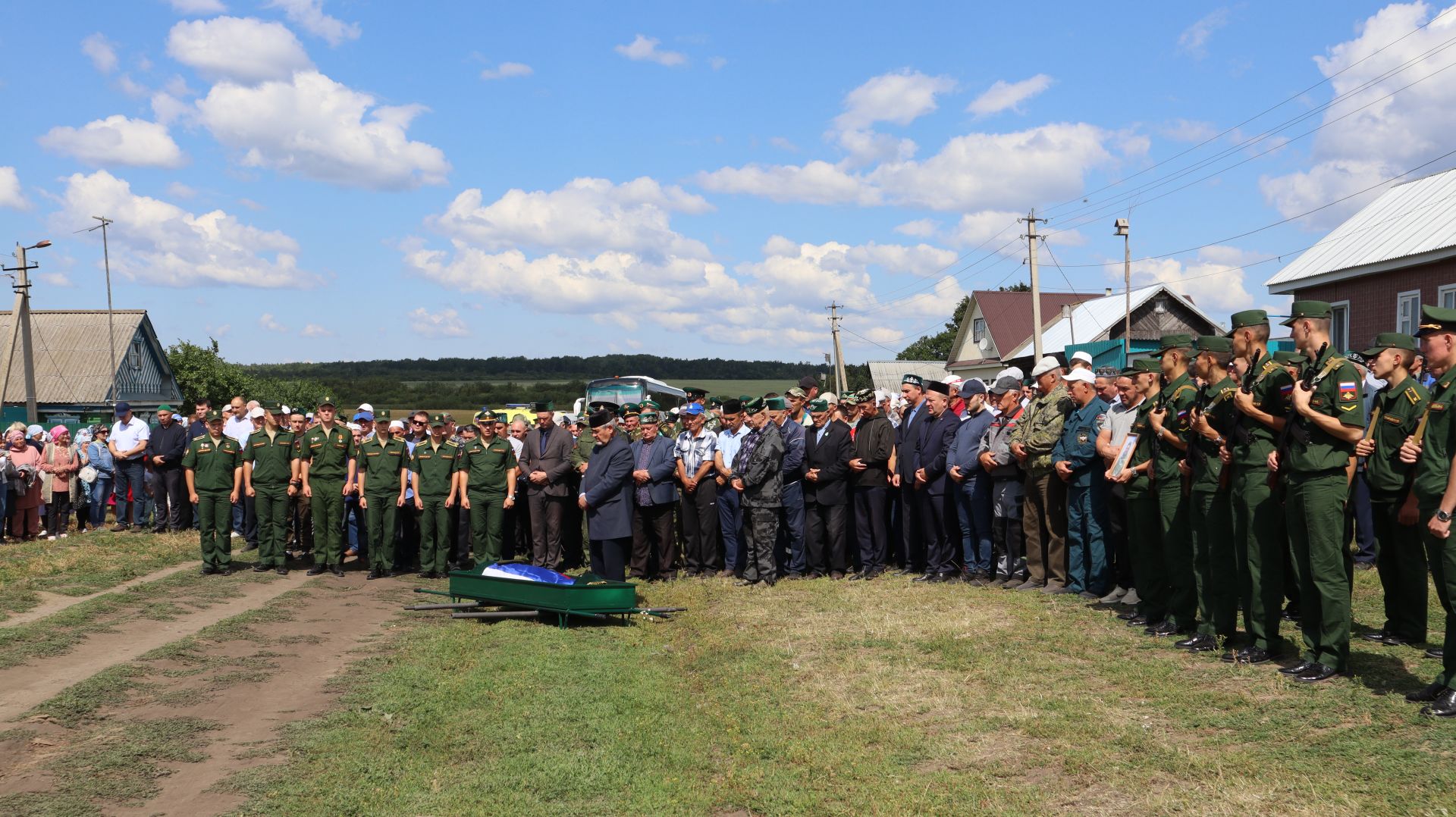 В Дрожжановском районе простились с военнослужащим, который погиб в СВО