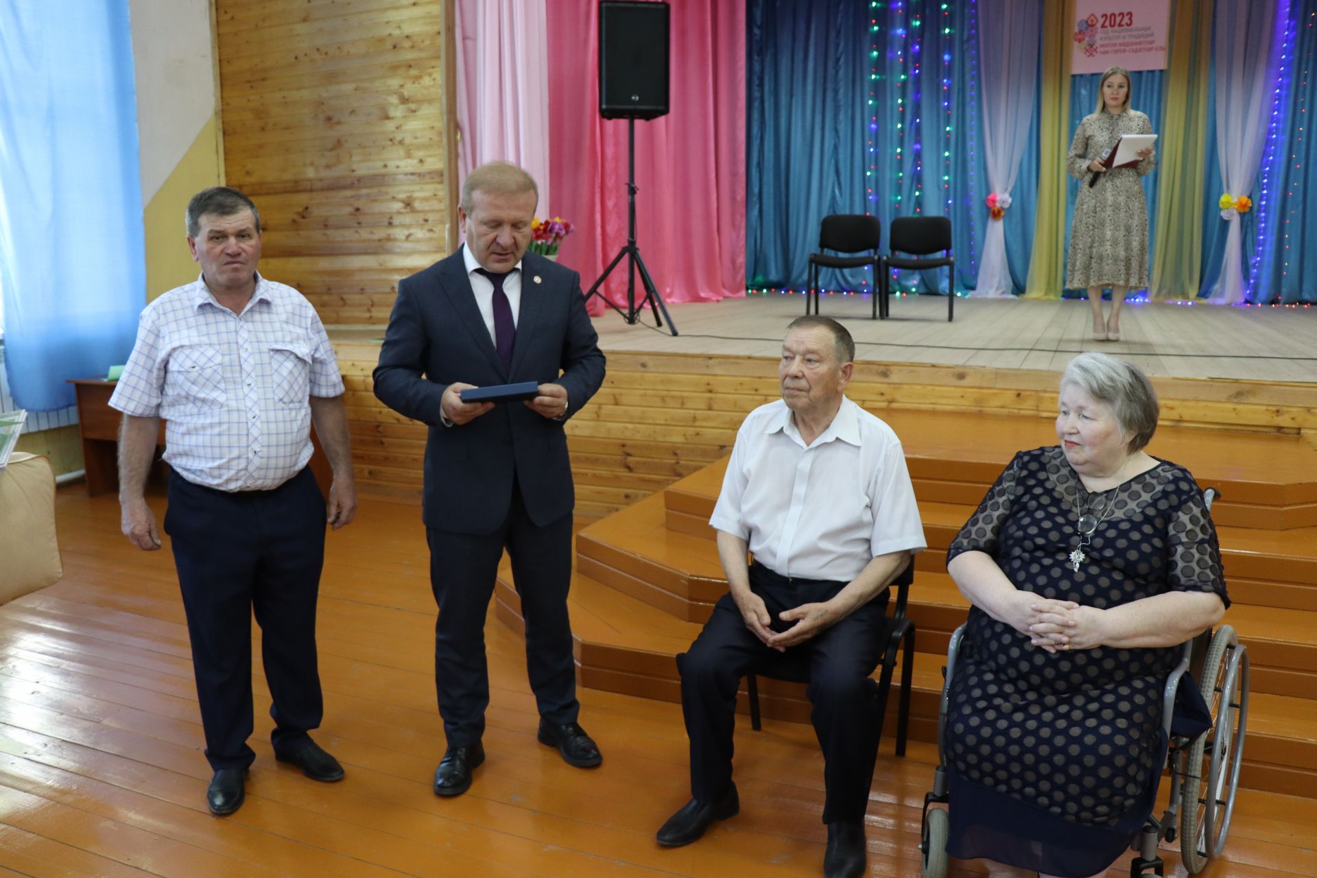 В Дрожжановском районе семья Салифановых получила медаль «За любовь и верность»