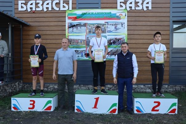 В Дрожжановском районе РТ состоялись соревнования по легкоатлетическому кроссу «Осенний кросс» среди учащихся