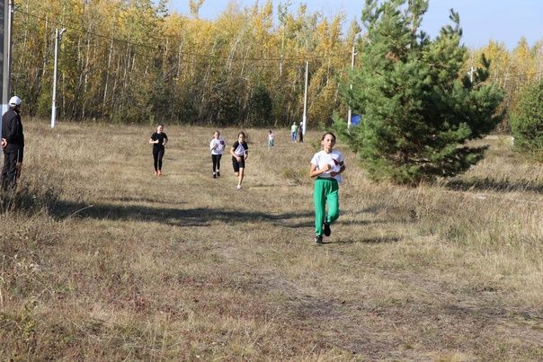 В Дрожжановском районе РТ состоялись соревнования по легкоатлетическому кроссу «Осенний кросс» среди учащихся