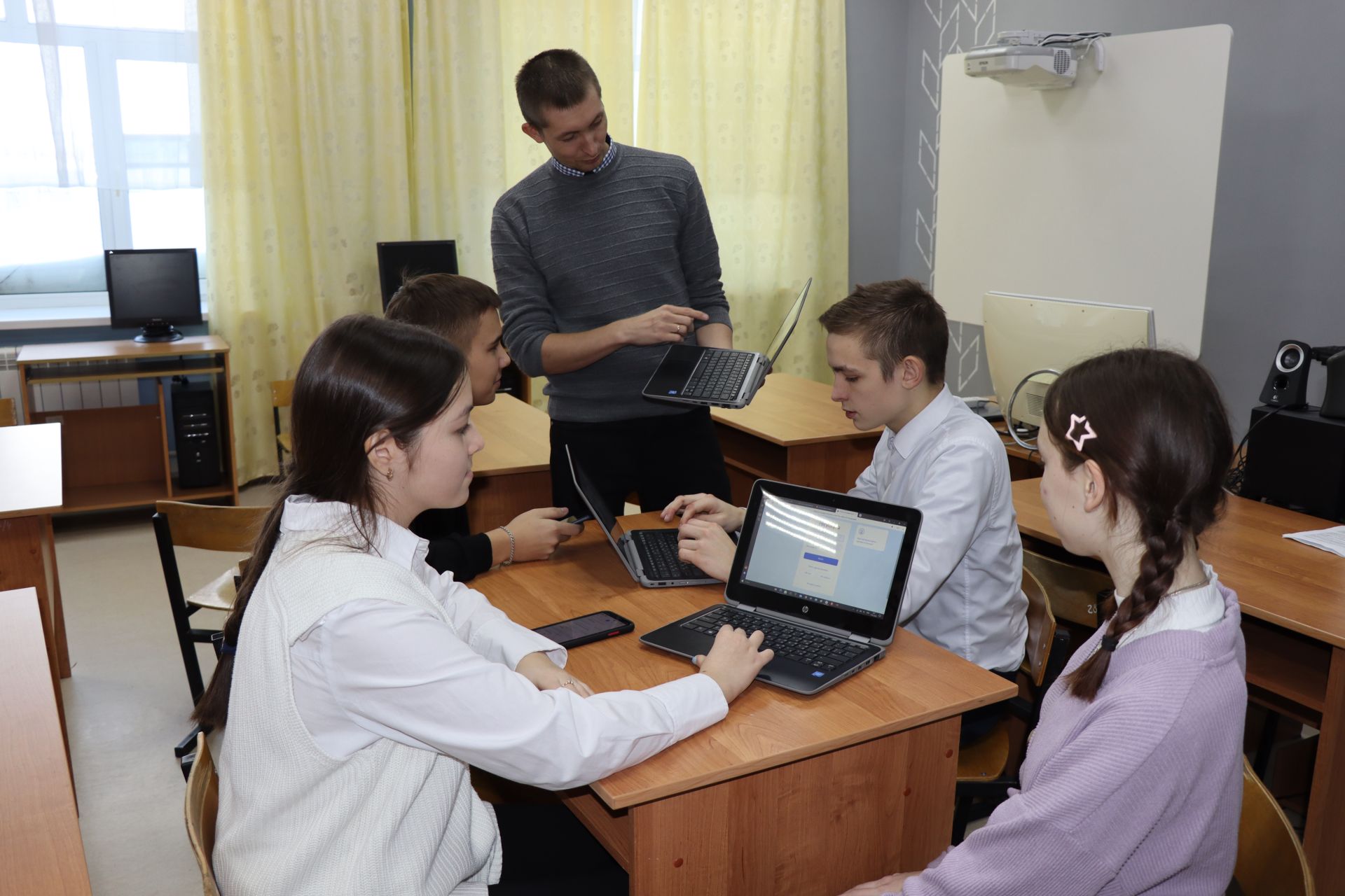 Чүпрәле мәктәпләре яңа электрон системага күчте