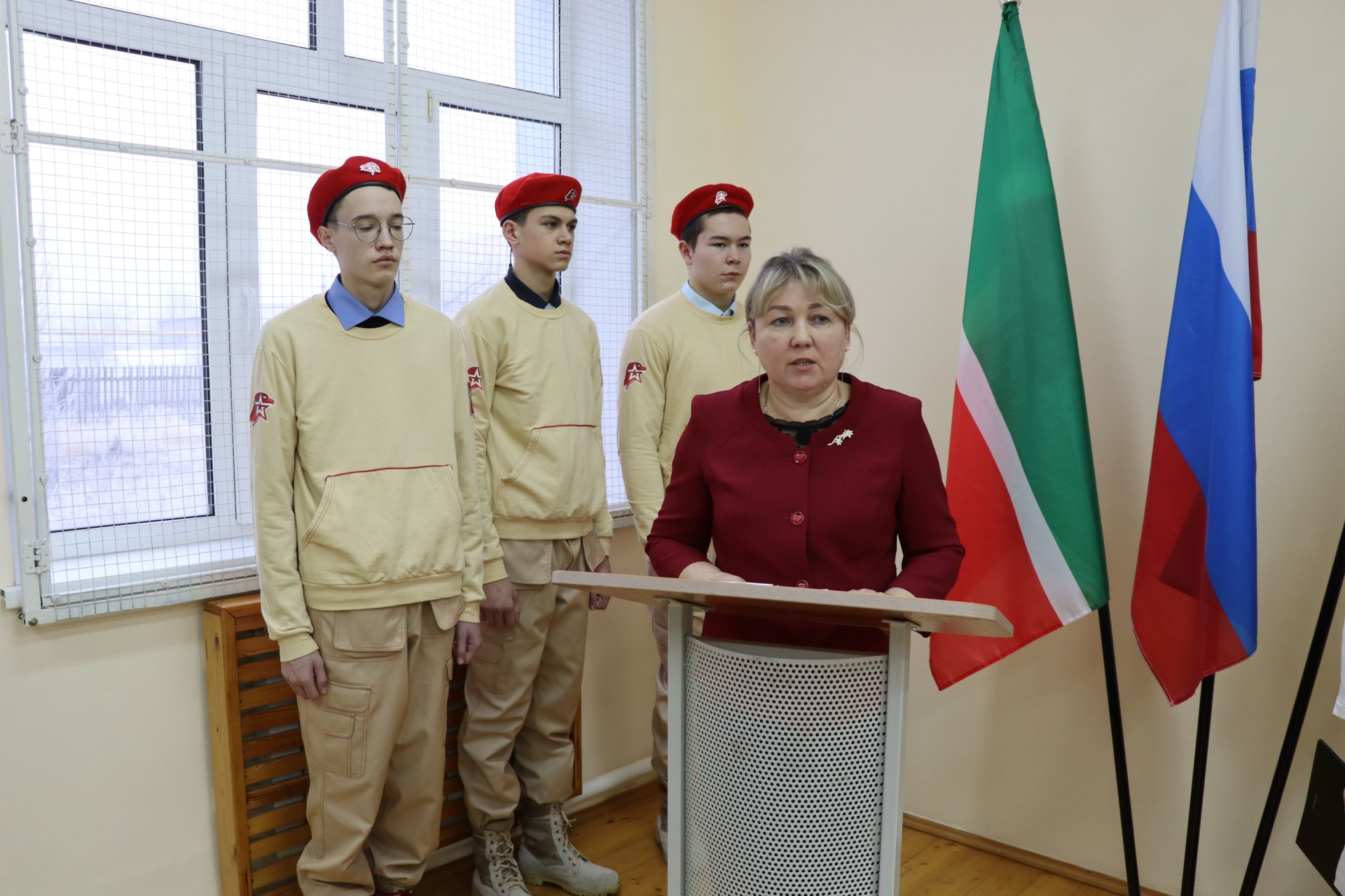 В Новобурундуковской начальной школе-детсаду открыли уголок памяти участнику СВО