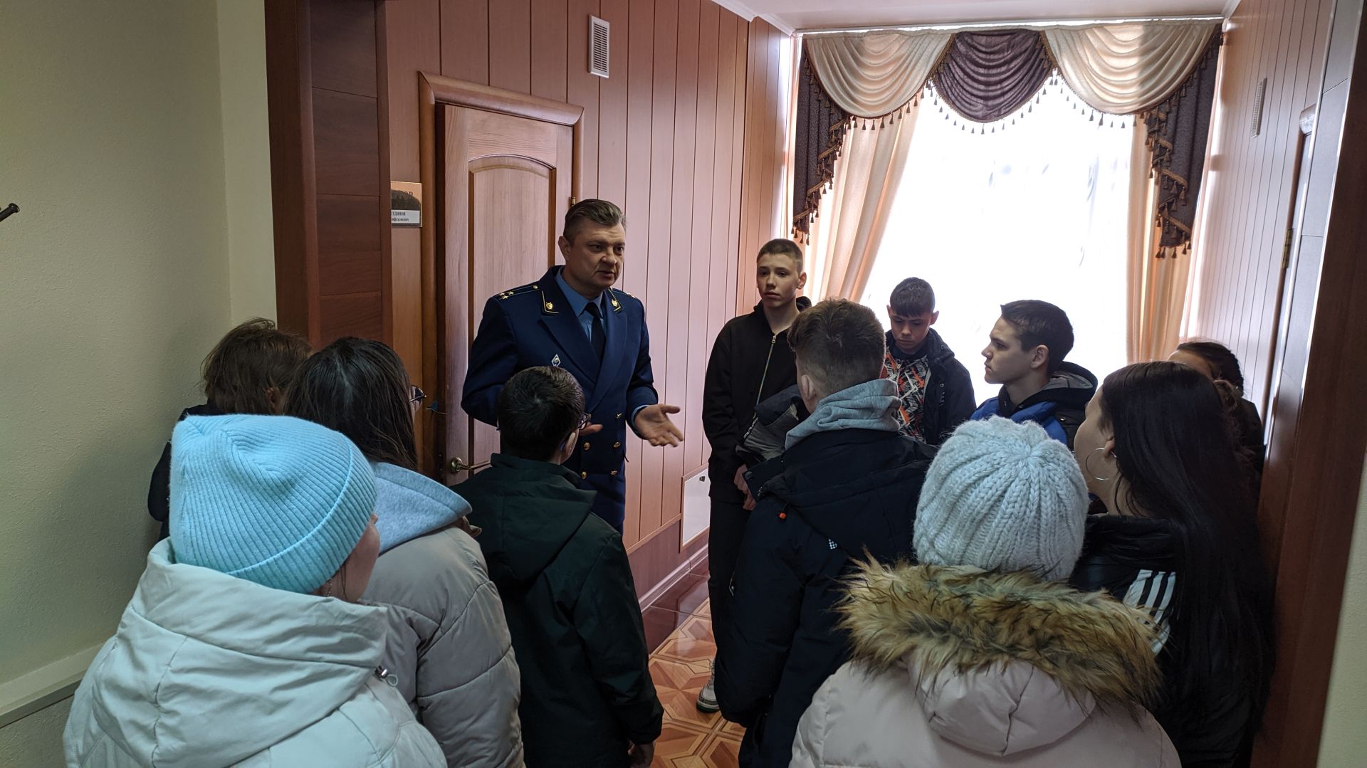Воспитанники приюта «Теплый дом» побывали на экскурсии в здании прокуратуры Дрожжановского района РТ
