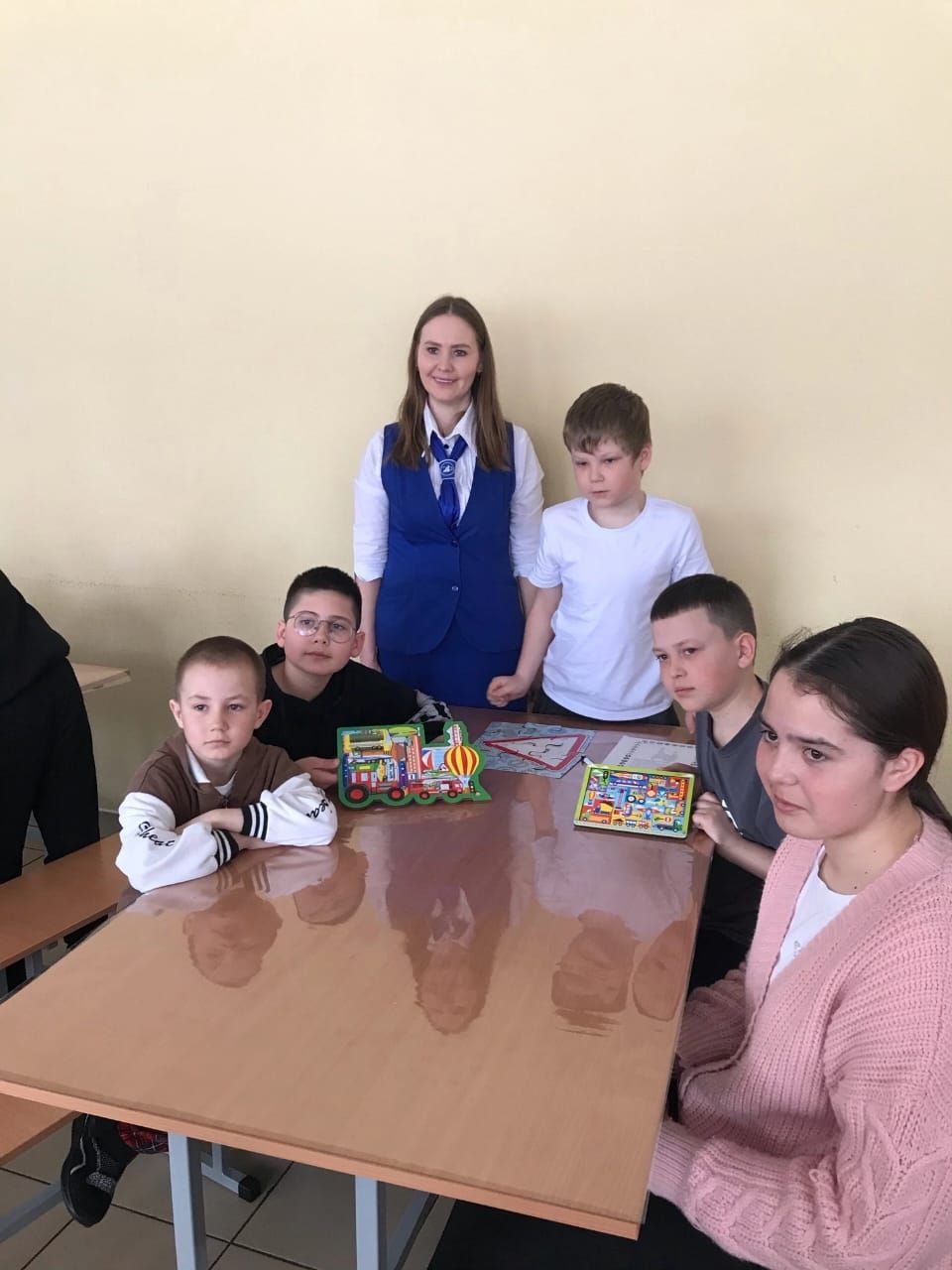 В лагере «Чайка» Дрожжановского района РТ автоинспекторы провели встречу с учащимися и их родителями